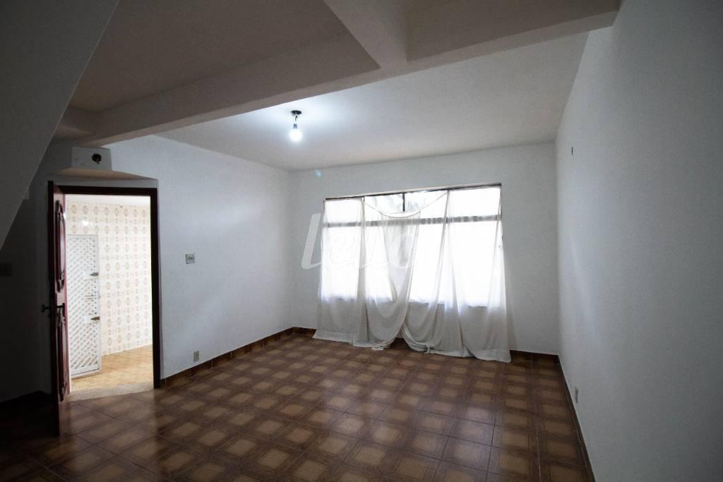 SALA de Casa para alugar, sobrado com 120 m², 3 quartos e 3 vagas em Indianópolis - São Paulo