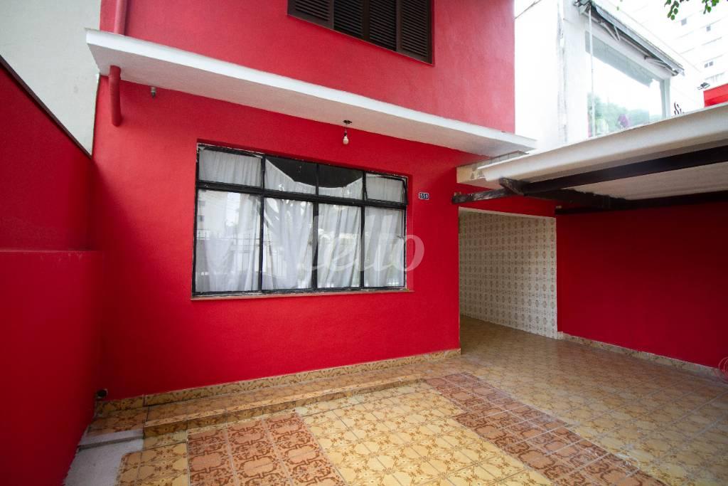 GARAGEM de Casa para alugar, sobrado com 120 m², 3 quartos e 3 vagas em Indianópolis - São Paulo