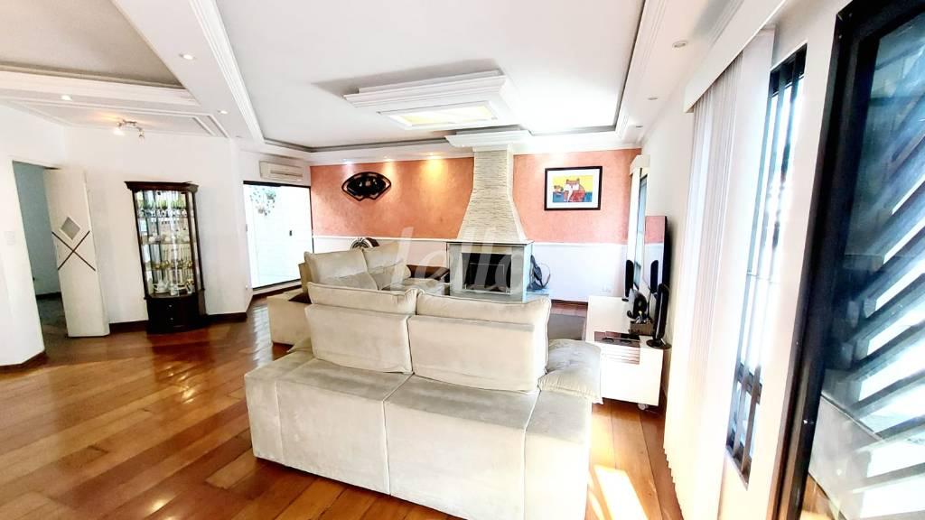 SALA de Casa à venda, assobradada com 400 m², 4 quartos e 7 vagas em Jardim Franca - São Paulo