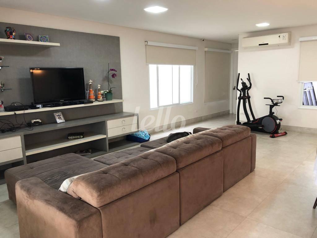 SALA DOIS AMBIENTES de Casa à venda, sobrado com 264 m², 3 quartos e 6 vagas em Jardim Franca - São Paulo