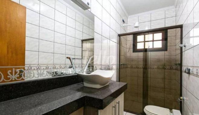 BANHEIRO de Casa à venda, sobrado com 150 m², 4 quartos e 2 vagas em Vila Carlos de Campos - São Paulo