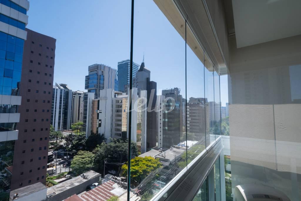 VISTA DA SUITE de Apartamento à venda, Padrão com 239 m², 4 quartos e 4 vagas em Cidade Monções - São Paulo