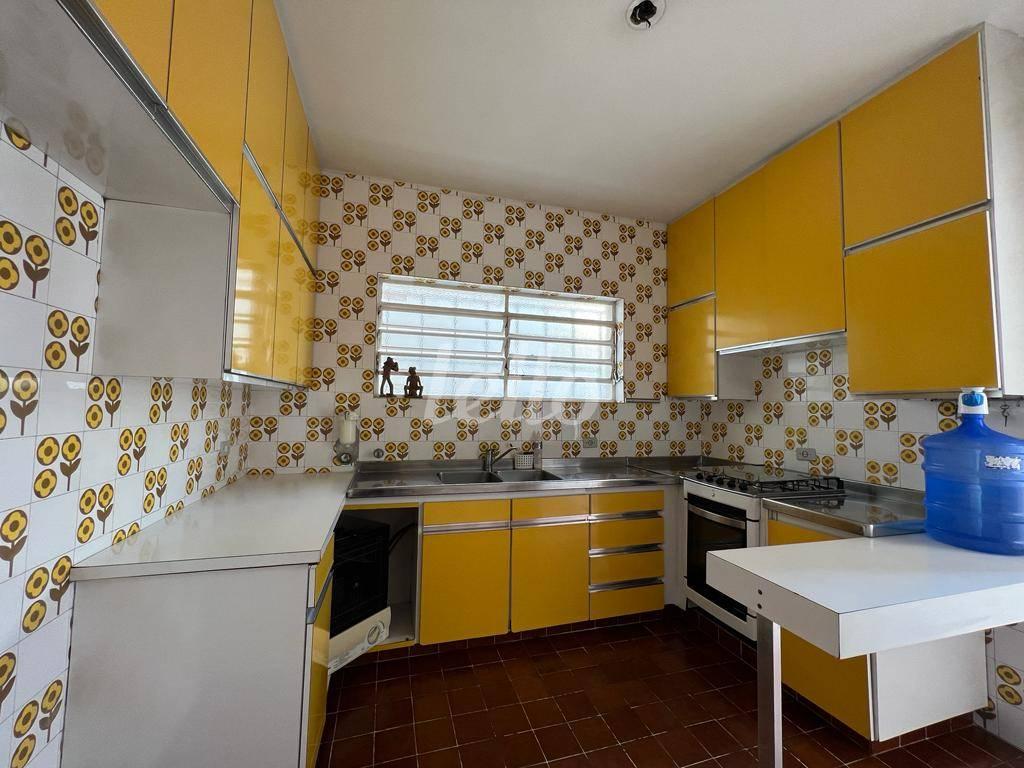 COZINHA de Casa à venda, sobrado com 220 m², 3 quartos e 3 vagas em Pinheiros - São Paulo