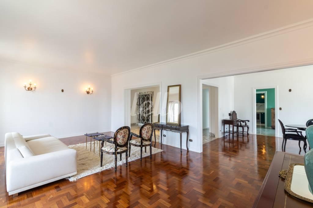 SALA1 de Apartamento para alugar, Padrão com 379 m², 4 quartos e 1 vaga em República - São Paulo