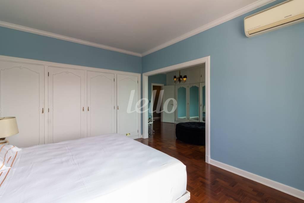 SUITE de Apartamento para alugar, Padrão com 379 m², 4 quartos e 1 vaga em República - São Paulo