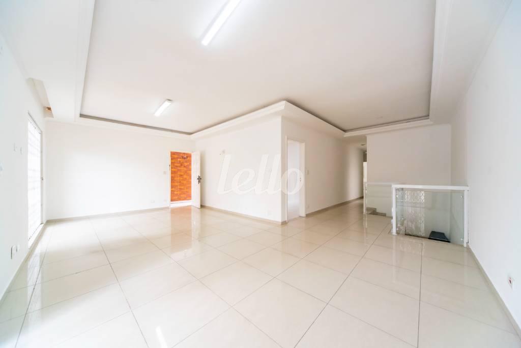SALA de Casa à venda, assobradada com 270 m², 3 quartos e 4 vagas em Centro - Santo André