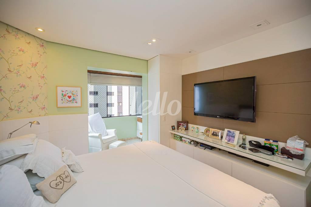 SUITE 1 de Apartamento para alugar, Padrão com 200 m², 3 quartos e 5 vagas em Indianópolis - São Paulo
