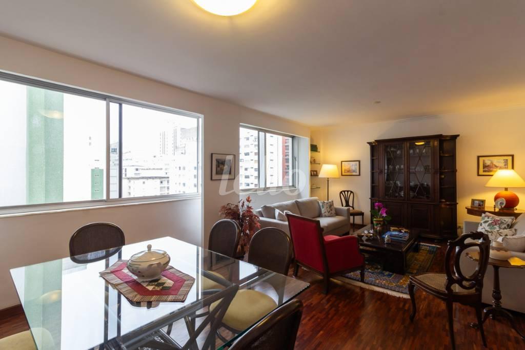 SALA 1 de Apartamento para alugar, Padrão com 210 m², 3 quartos e 2 vagas em Itaim Bibi - São Paulo