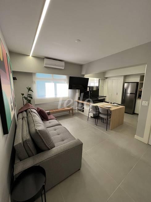 LIVING de Apartamento à venda, Padrão com 56 m², 1 quarto e 1 vaga em Vila Olímpia - São Paulo