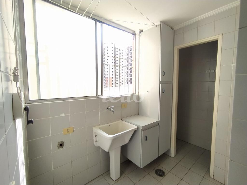 ÁREA SERVIÇO de Apartamento à venda, Padrão com 62 m², 2 quartos e 1 vaga em Água Branca - São Paulo