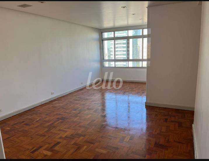 SALA de Apartamento à venda, Padrão com 86 m², 2 quartos e em Liberdade - São Paulo