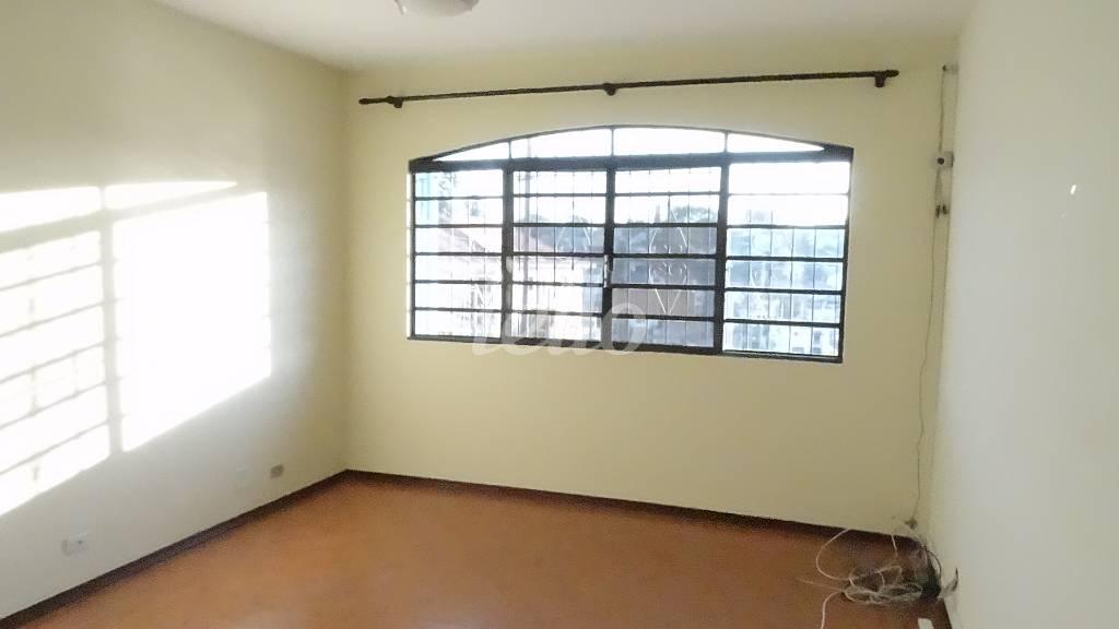 SALA de Casa à venda, térrea com 148 m², 2 quartos e 2 vagas em Vila Irmãos Arnoni - São Paulo