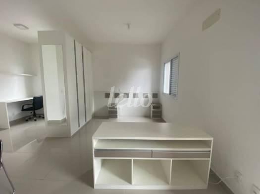 DORMITÓRIO de Apartamento para alugar, Padrão com 50 m², 1 quarto e 1 vaga em Jardim Três Marias - São Bernardo do Campo