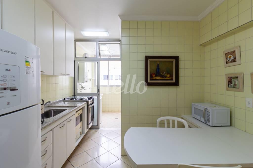 COZINHA de Apartamento para alugar, Padrão com 71 m², 2 quartos e 1 vaga em Paraíso - São Paulo