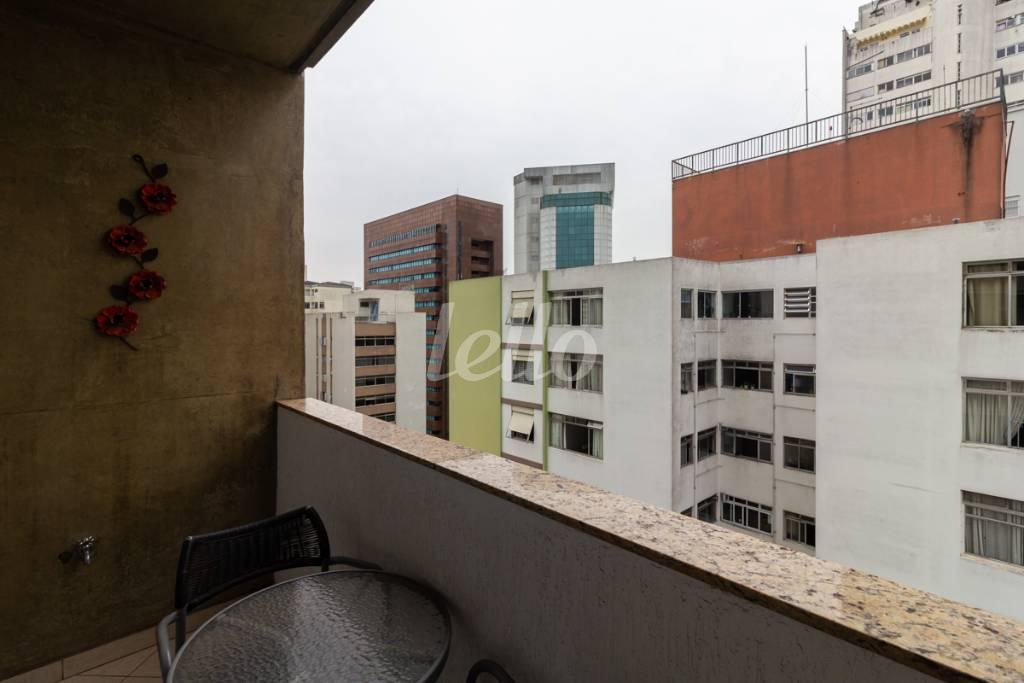 VARANDA de Apartamento para alugar, Padrão com 71 m², 2 quartos e 1 vaga em Paraíso - São Paulo