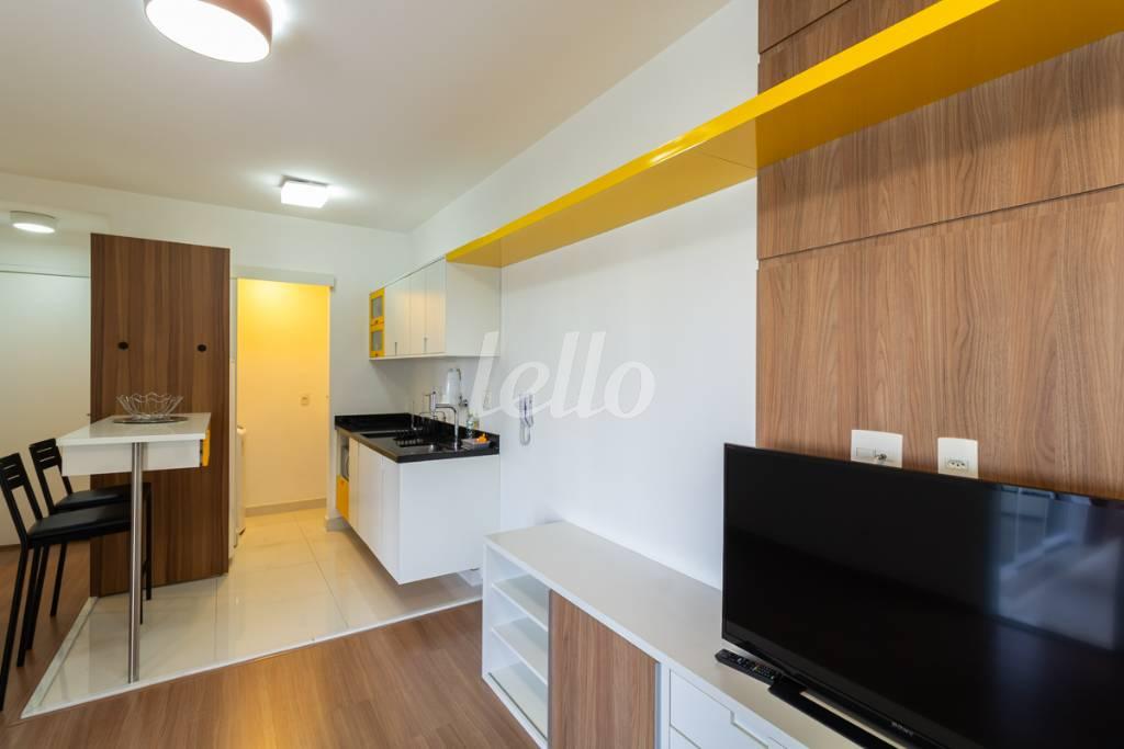 SALA de Apartamento para alugar, Padrão com 56 m², 1 quarto e 1 vaga em Paraíso - São Paulo