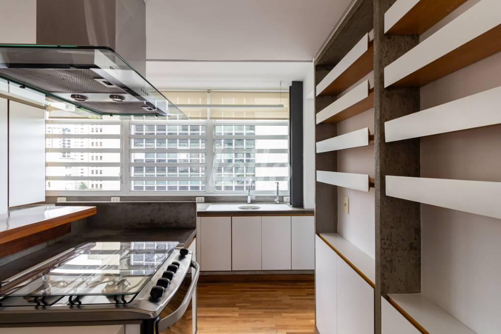 COZINHA de Apartamento à venda, Padrão com 135 m², 2 quartos e 1 vaga em Jardim Paulista - São Paulo