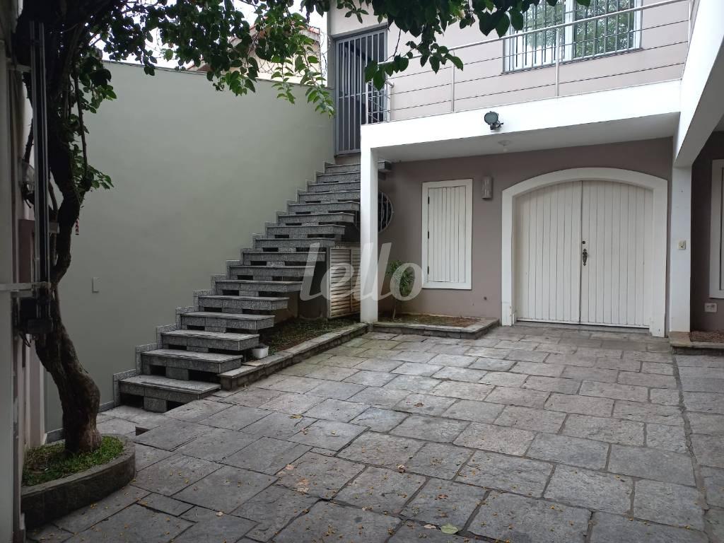 GARAGEM de Casa à venda, assobradada com 205 m², 3 quartos e 3 vagas em Jardim Virginia Bianca - São Paulo