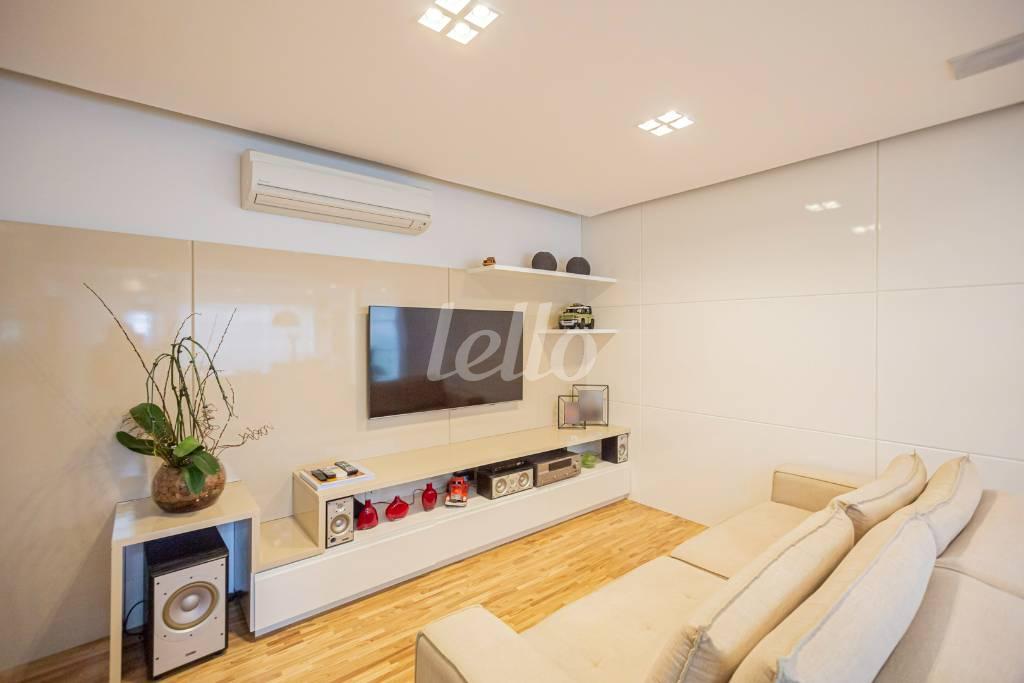 SALA de Apartamento para alugar, Padrão com 68 m², 2 quartos e 1 vaga em Vila Gertrudes - São Paulo