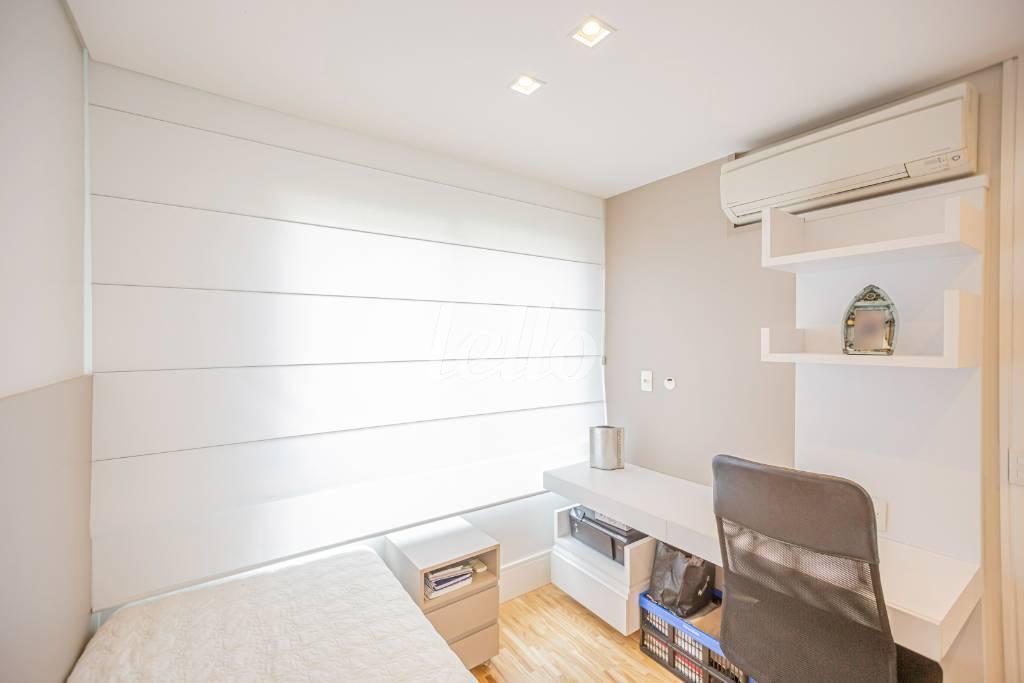 DORMITÓRIO de Apartamento para alugar, Padrão com 68 m², 2 quartos e 1 vaga em Vila Gertrudes - São Paulo