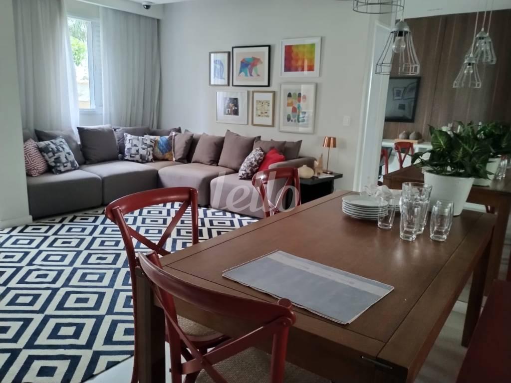 LIVING de Apartamento à venda, Padrão com 76 m², 3 quartos e 1 vaga em Saúde - São Paulo