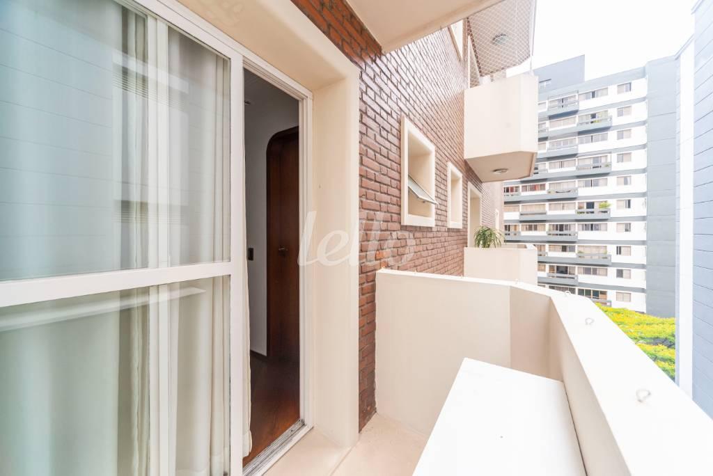 VARANDA DA SALA de Apartamento à venda, Padrão com 132 m², 3 quartos e 2 vagas em Jardim - Santo André
