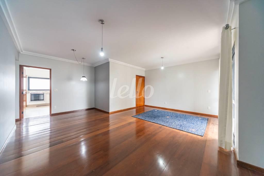 SALA de Apartamento à venda, Padrão com 128 m², 3 quartos e 2 vagas em Vila Bastos - Santo André