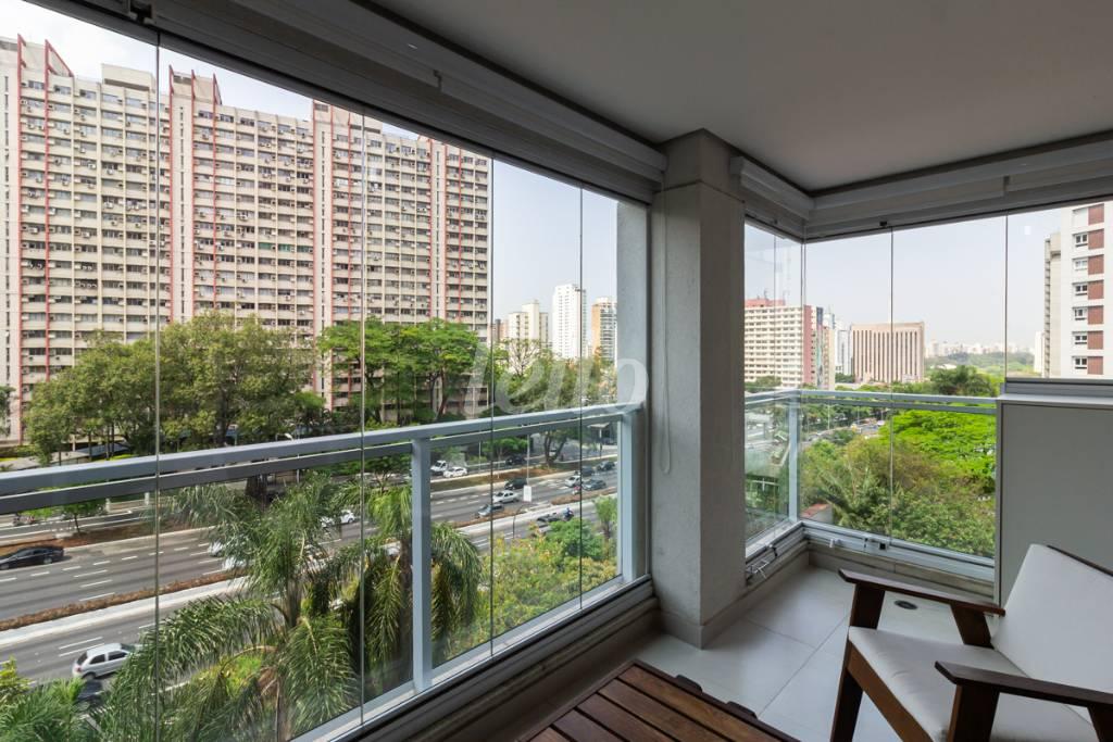 VARANDA de Apartamento para alugar, Padrão com 56 m², 1 quarto e 1 vaga em Paraíso - São Paulo