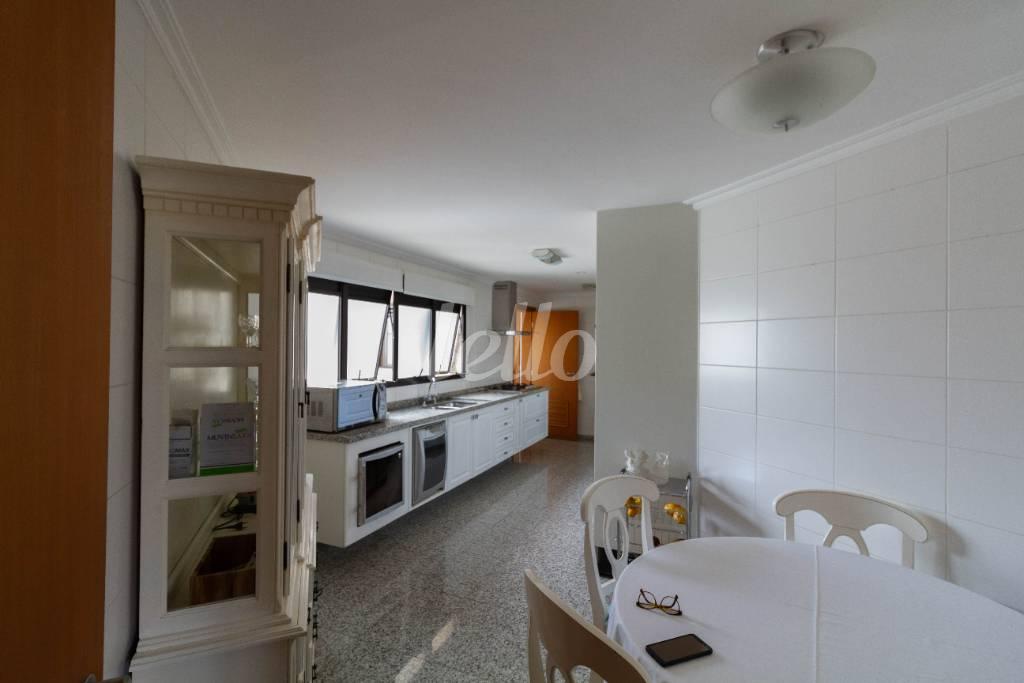 COZINHA de Apartamento para alugar, Padrão com 219 m², 3 quartos e 4 vagas em Perdizes - São Paulo