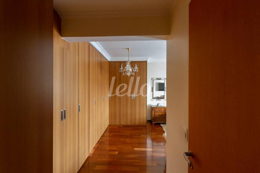 DORMITÓRIO 2 SUÍTE de Apartamento para alugar, Padrão com 219 m², 3 quartos e 4 vagas em Perdizes - São Paulo