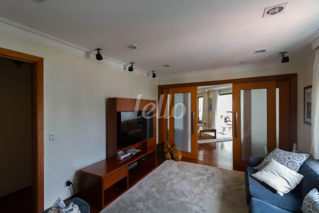 SALA DE TV de Apartamento para alugar, Padrão com 219 m², 3 quartos e 4 vagas em Perdizes - São Paulo