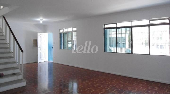 LIVING de Casa à venda, sobrado com 235 m², e 1 vaga em Nova Piraju - São Paulo