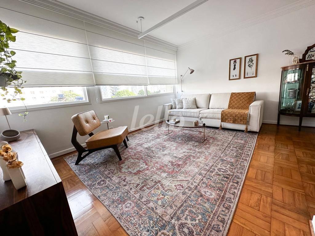 LIVING de Apartamento à venda, Padrão com 85 m², 3 quartos e 1 vaga em Vila Olímpia - São Paulo