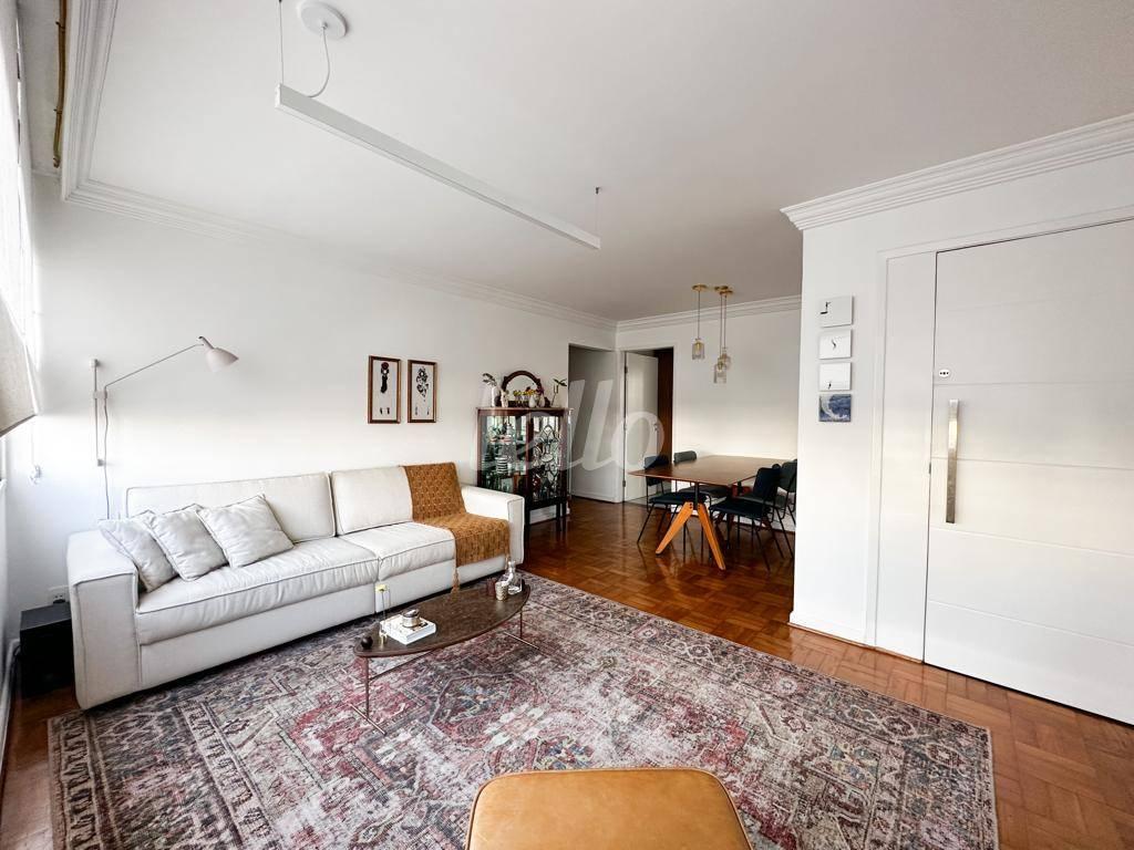 LIVING1 de Apartamento à venda, Padrão com 85 m², 3 quartos e 1 vaga em Vila Olímpia - São Paulo