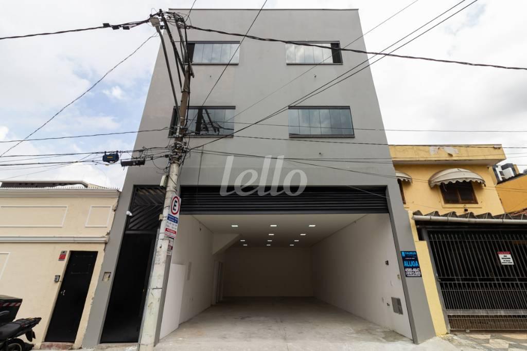 FACHADA de Salão para alugar, Padrão com 100 m², e em Indianópolis - São Paulo