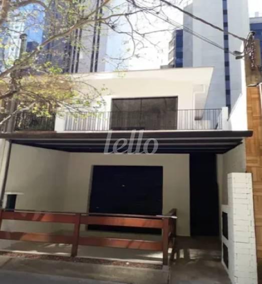 FACHADA de Casa para alugar, sobrado com 200 m², e em Brooklin Paulista - São Paulo