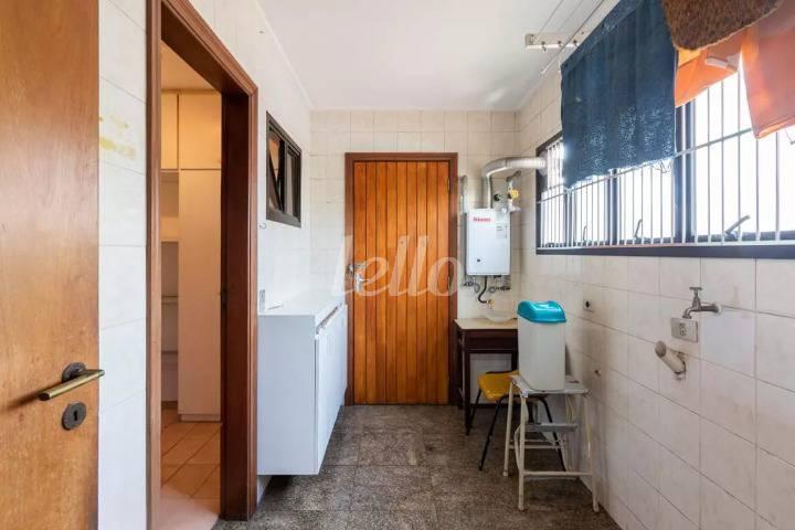 ÁREA DE SERVIÇO de Apartamento à venda, Padrão com 160 m², 3 quartos e 3 vagas em Vila Olímpia - São Paulo