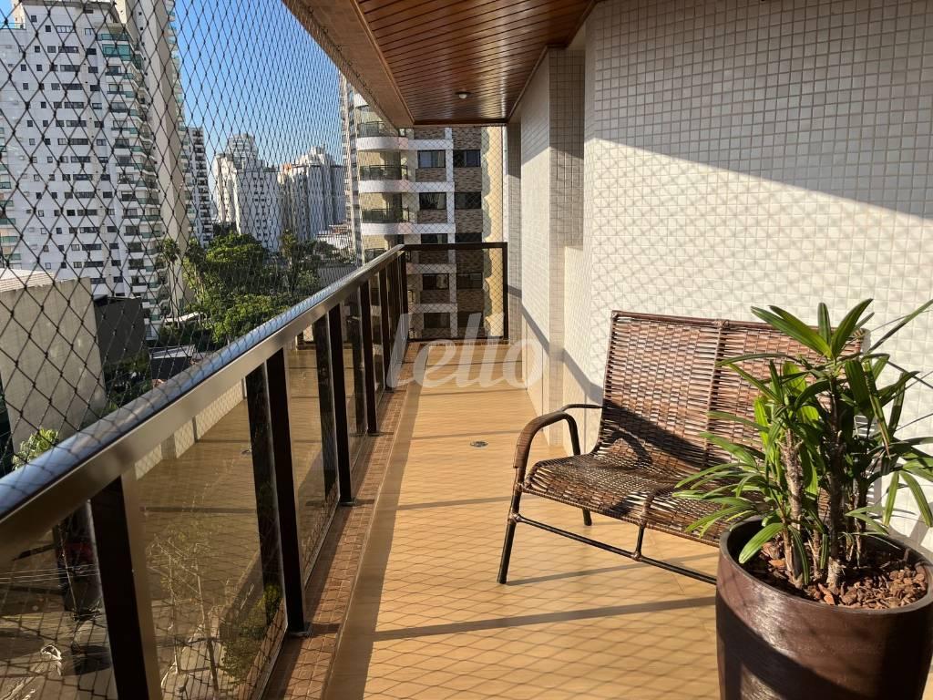 VARANDA de Apartamento à venda, Padrão com 150 m², 3 quartos e 2 vagas em Santana - São Paulo
