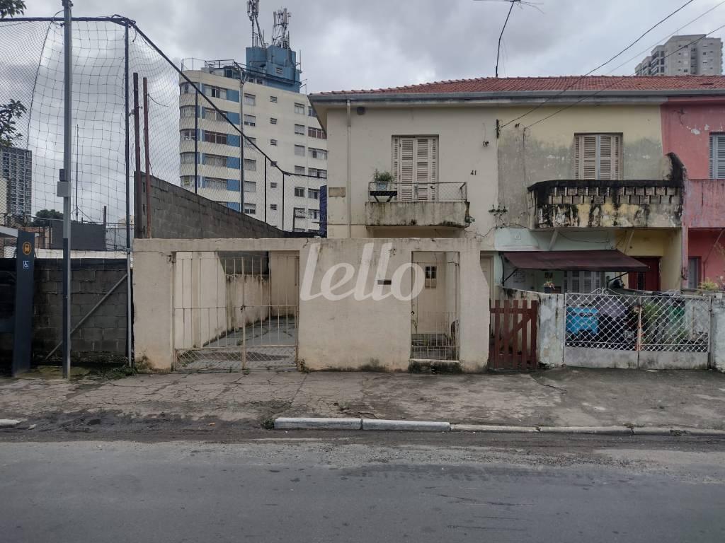 FACHADA de Área / Terreno à venda, Padrão com 231 m², e em Vila Bertioga - São Paulo