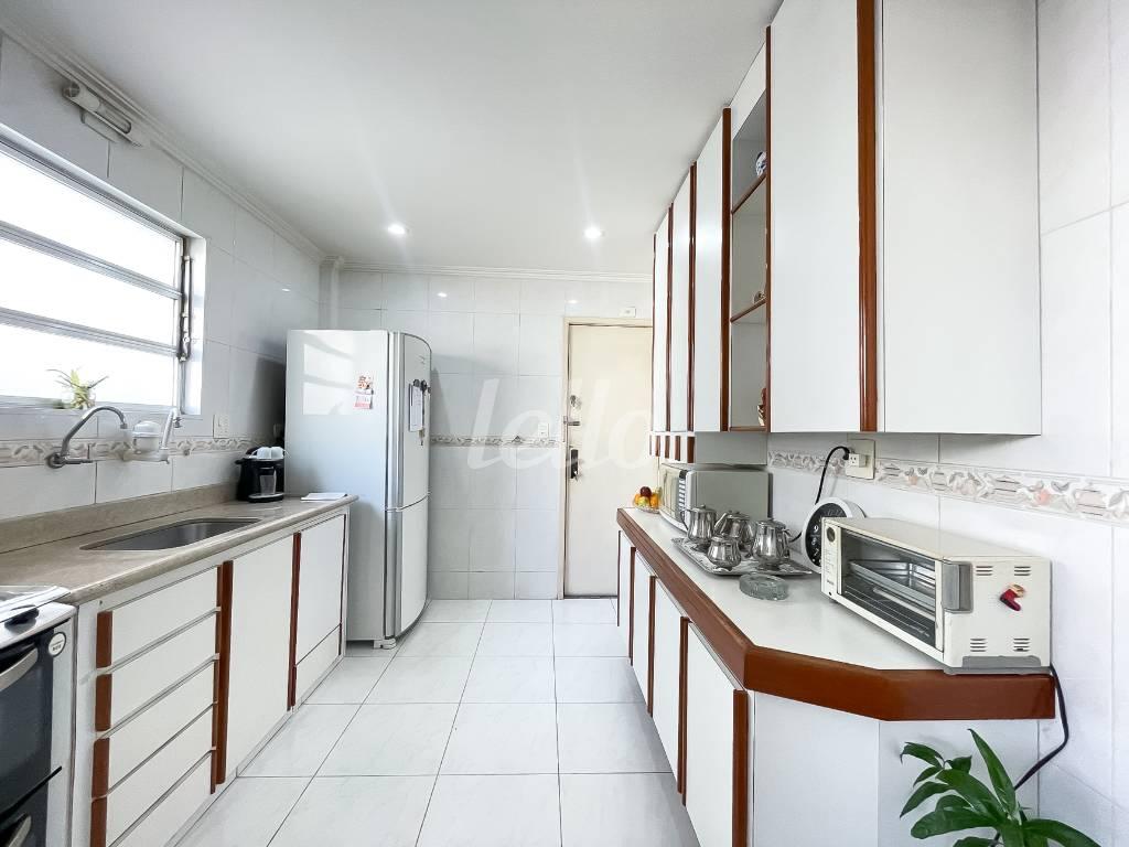 COZINHA de Apartamento à venda, Padrão com 78 m², 2 quartos e 1 vaga em Indianópolis - São Paulo
