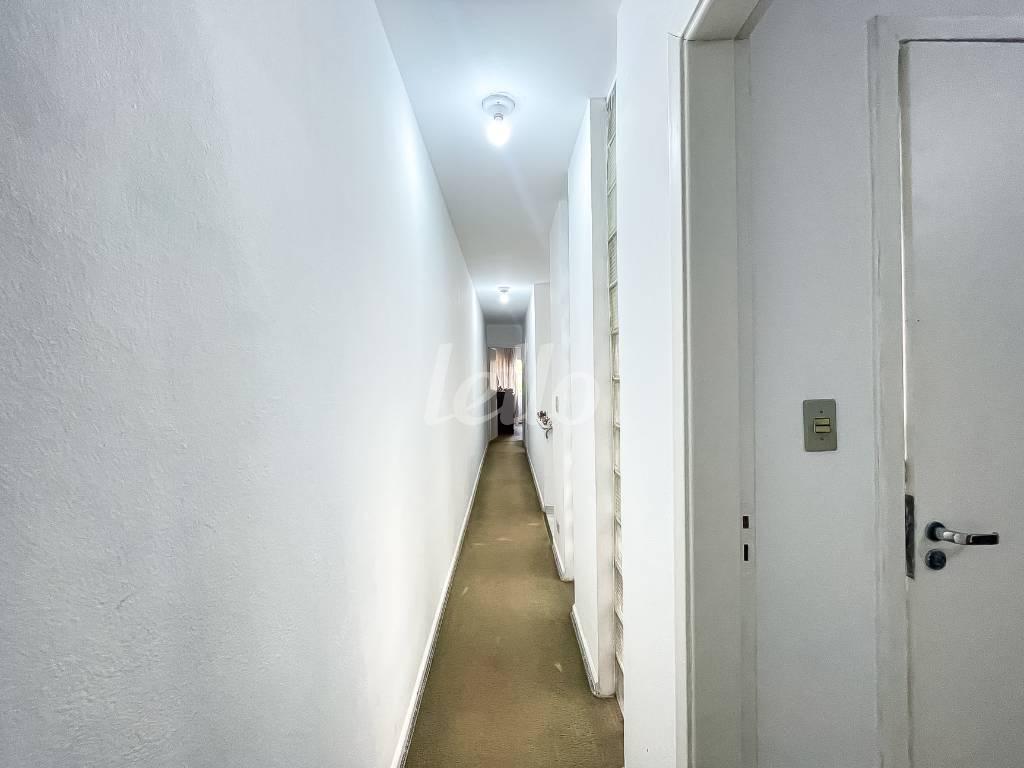 CORREDOR de Casa à venda, sobrado com 145 m², 3 quartos e 2 vagas em Mirandopolis - São Paulo