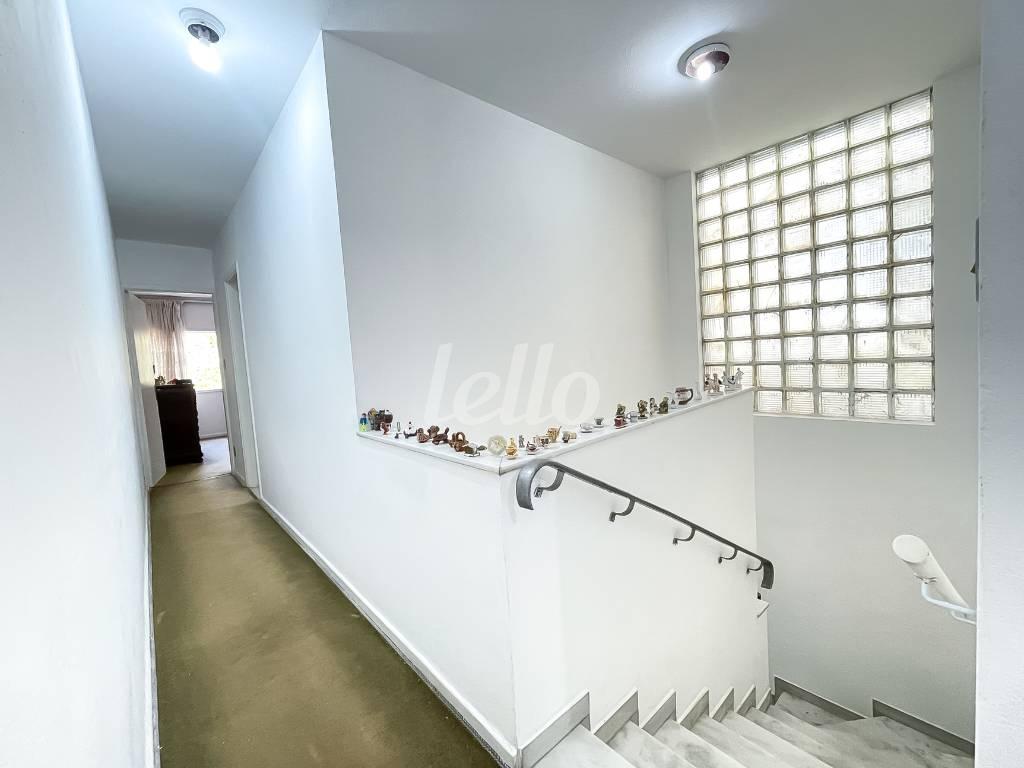 CORREDOR de Casa à venda, sobrado com 145 m², 3 quartos e 2 vagas em Mirandopolis - São Paulo