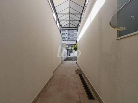 CORREDOR EXTERNO de Loja para alugar, Padrão com 565 m², e 3 vagas em Vila Pompeia - São Paulo