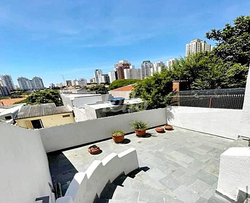 QUINTAL de Casa à venda, sobrado com 200 m², 4 quartos e 4 vagas em Vila Mariana - São Paulo