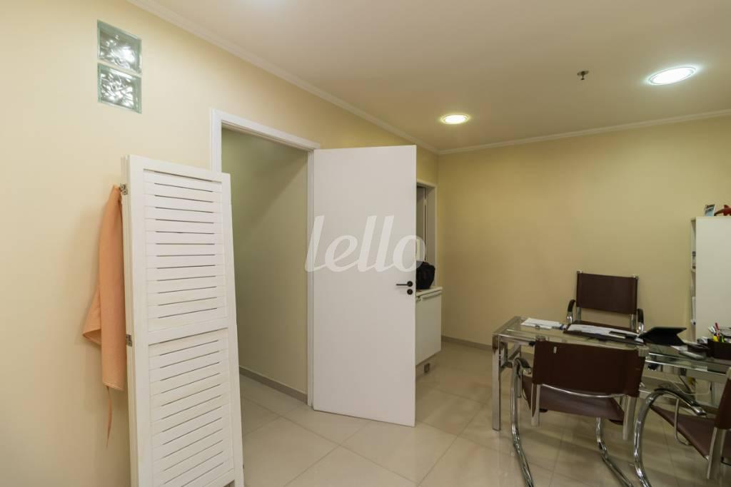 02 SALA de Sala / Conjunto para alugar, Padrão com 32 m², e 1 vaga em Vila Gomes Cardim - São Paulo