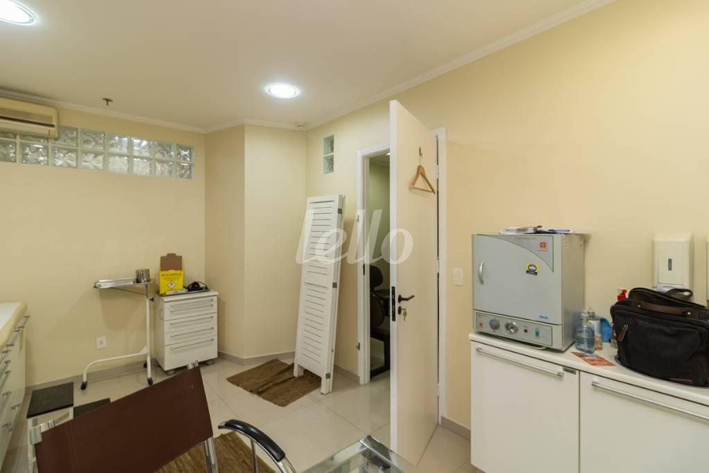 04 SALA de Sala / Conjunto para alugar, Padrão com 32 m², e 1 vaga em Vila Gomes Cardim - São Paulo