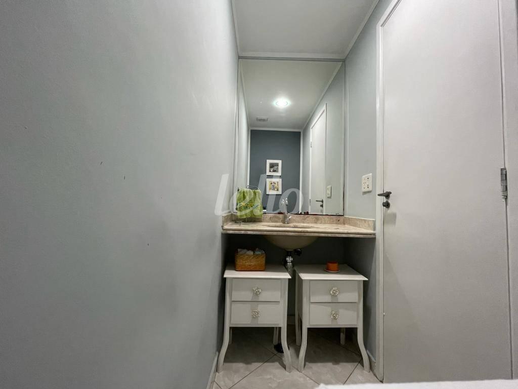 LAVABO de Casa à venda, sobrado com 102 m², 3 quartos e 2 vagas em Vila Carrão - São Paulo