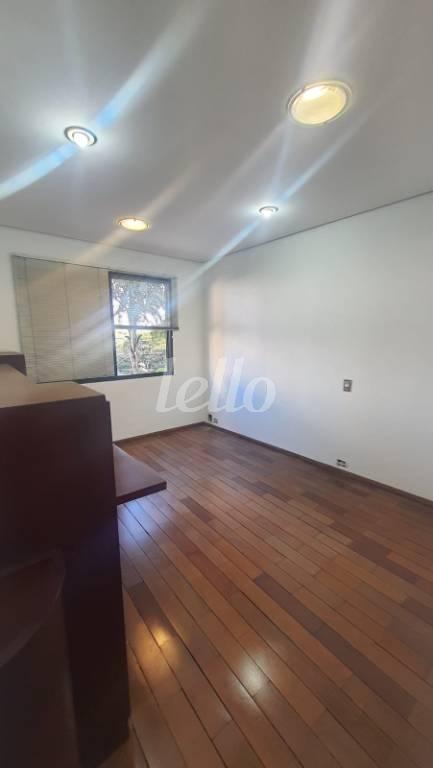 DORMITÓRIO de Apartamento à venda, Padrão com 179 m², 4 quartos e 4 vagas em Vila Santo Estevão - São Paulo