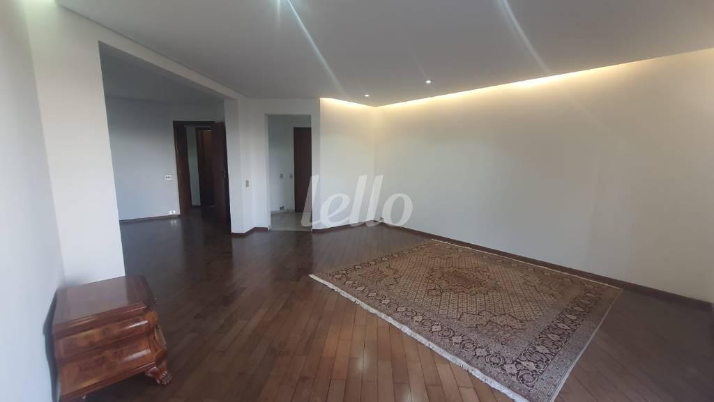 SALA de Apartamento à venda, Padrão com 179 m², 4 quartos e 4 vagas em Vila Santo Estevão - São Paulo