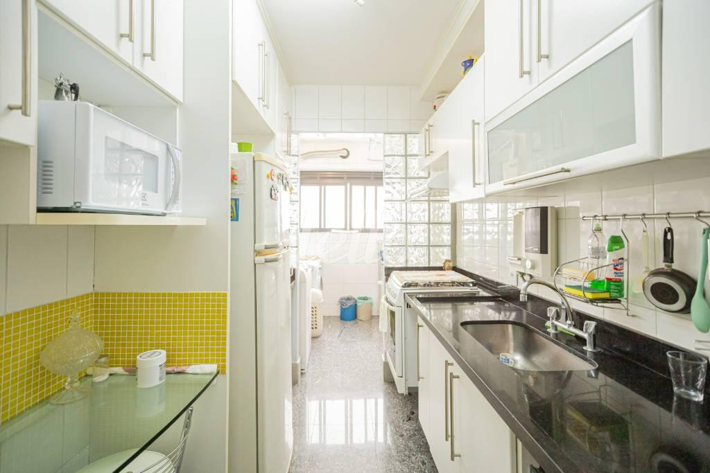 COZINHA de Apartamento à venda, Padrão com 83 m², 3 quartos e 2 vagas em Bosque da Saúde - São Paulo